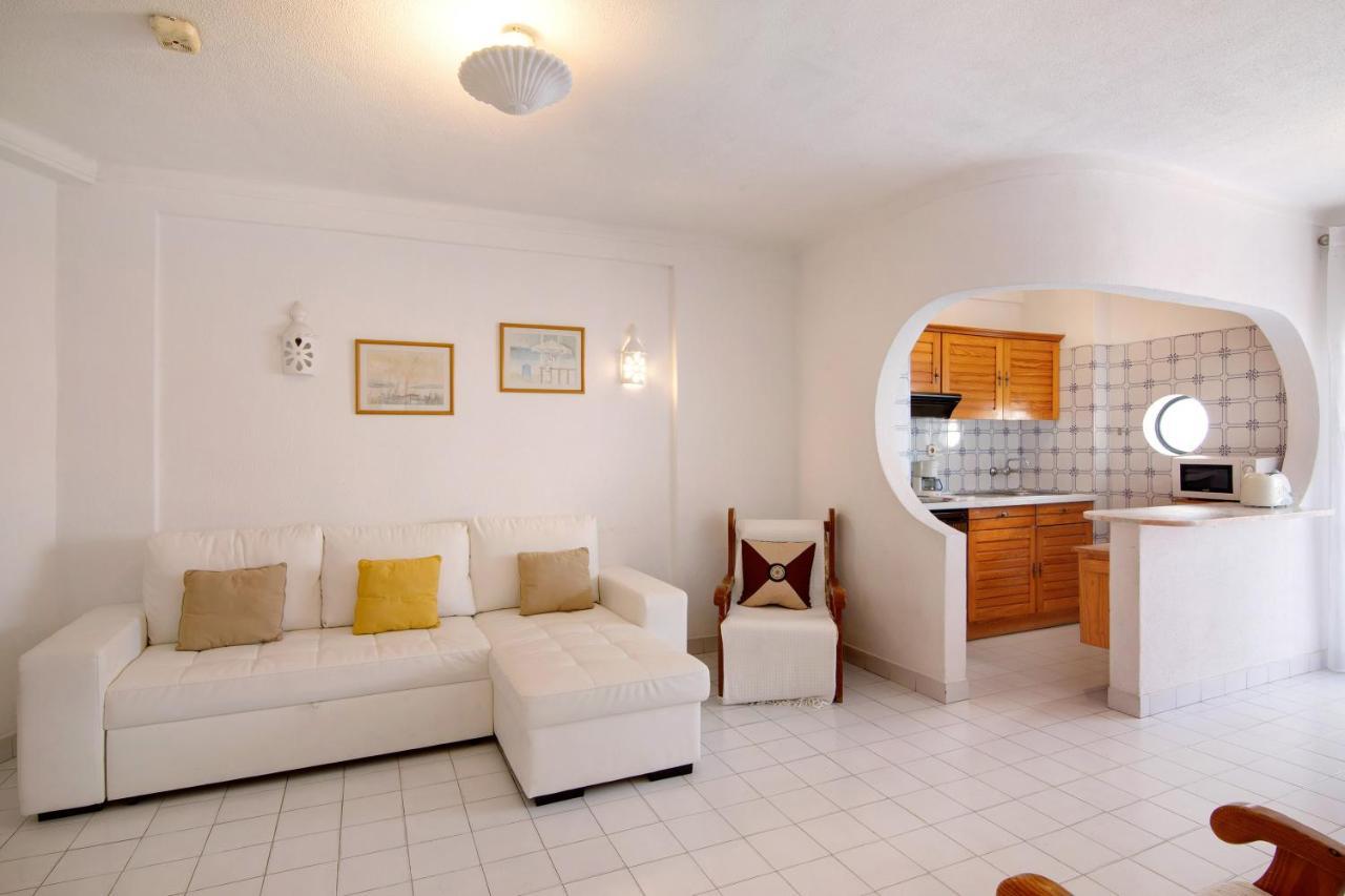 T1 Antonio Henriques Apartment
